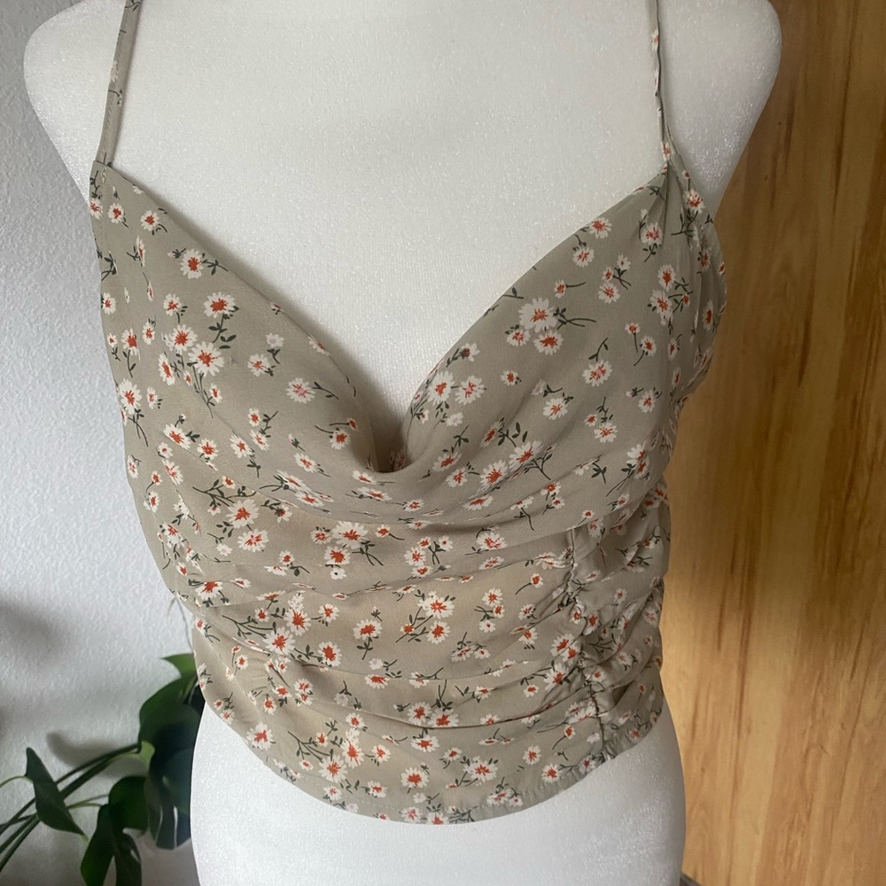 Floral Top - Picture 2 of 5